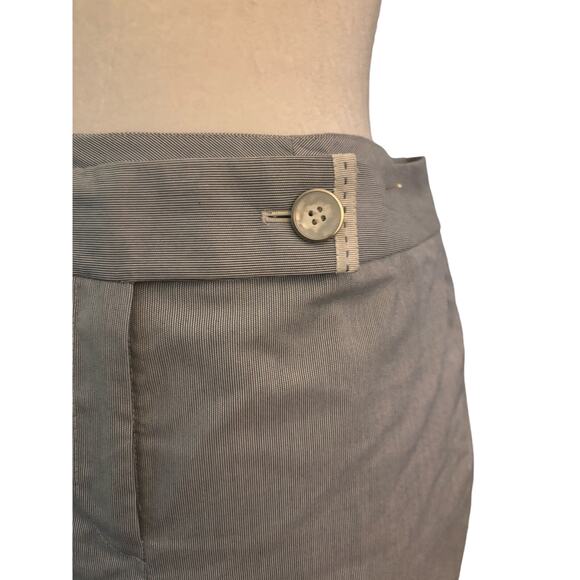 Tahari Women's Gray Pinstriped Pantsuit Set, Blazer and Pants, Size 6 - Picture 4 of 7